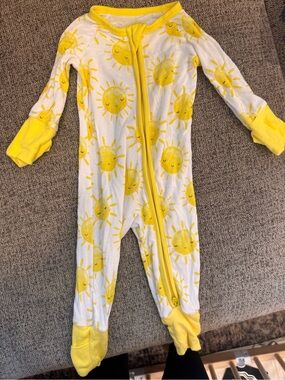 Little sleepiesYellow Sun Print Baby One-Piece Sleeper